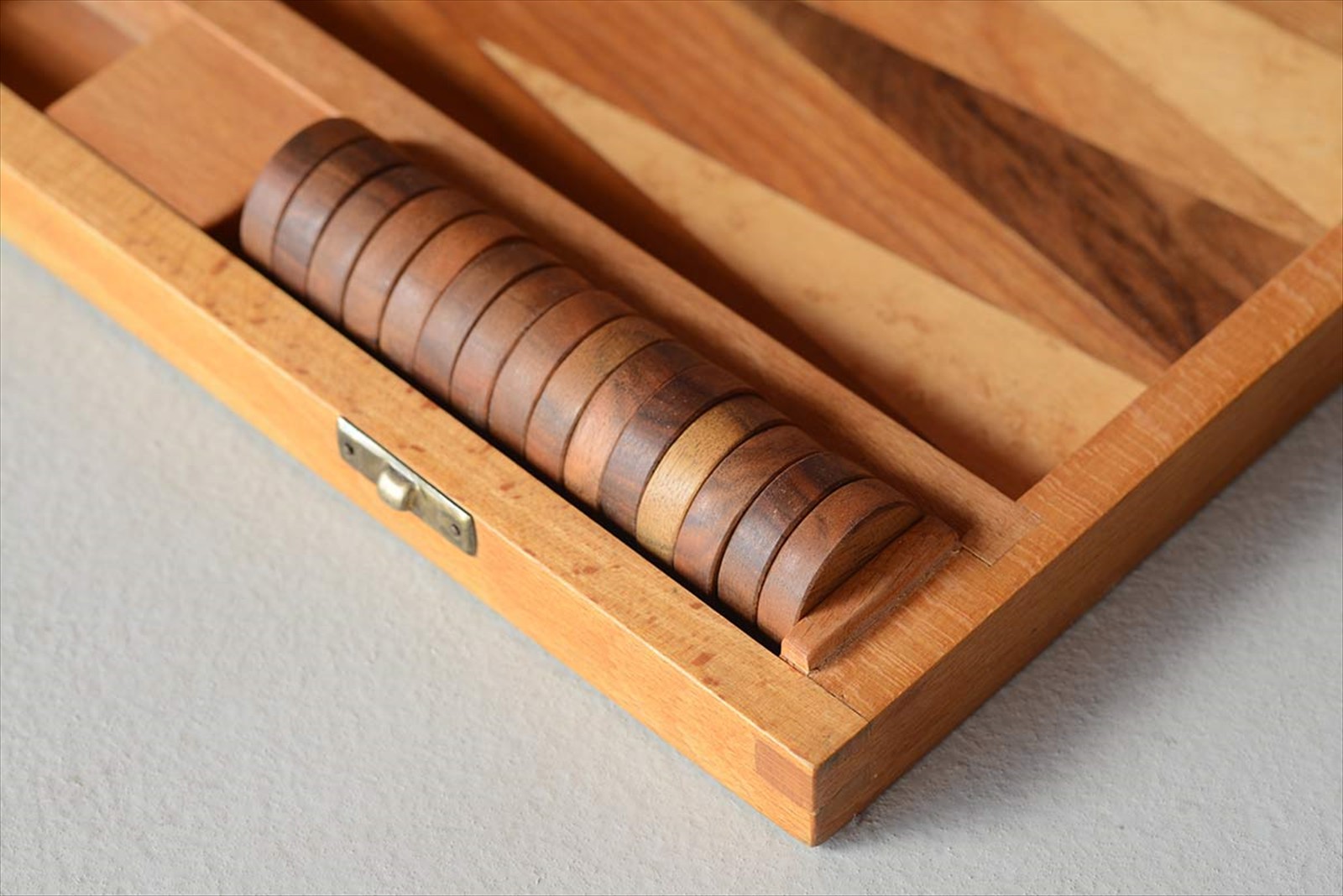 Detailarbeiten Backgammon Board - Butz Möbel Schreiner Maßanfertigung Restaurator